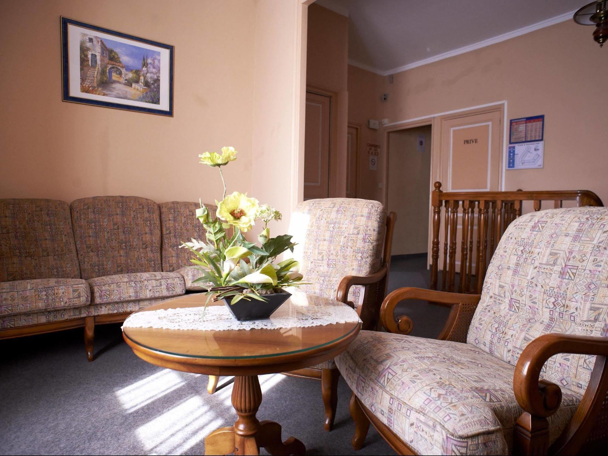 Hotel De La Gare Клисон Екстериор снимка