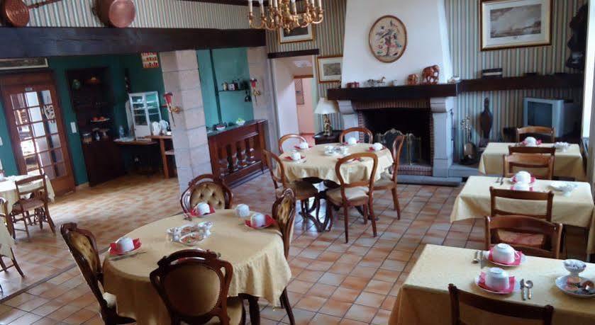 Hotel De La Gare Клисон Екстериор снимка
