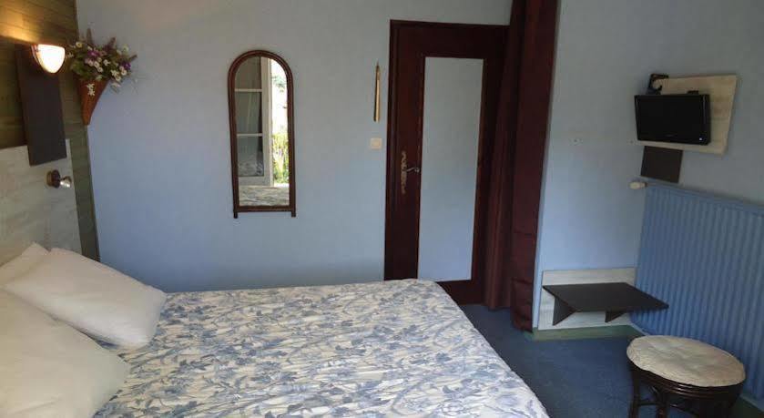 Hotel De La Gare Клисон Екстериор снимка