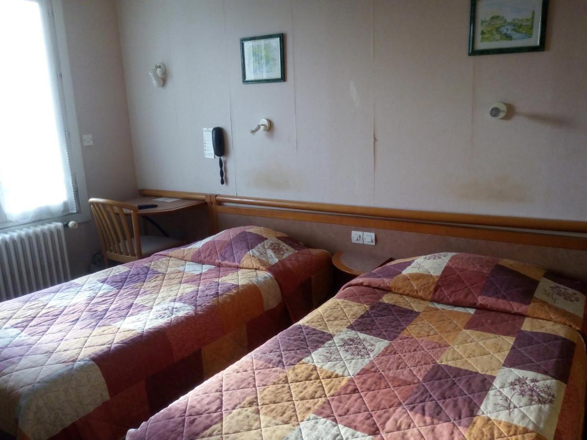 Hotel De La Gare Клисон Екстериор снимка