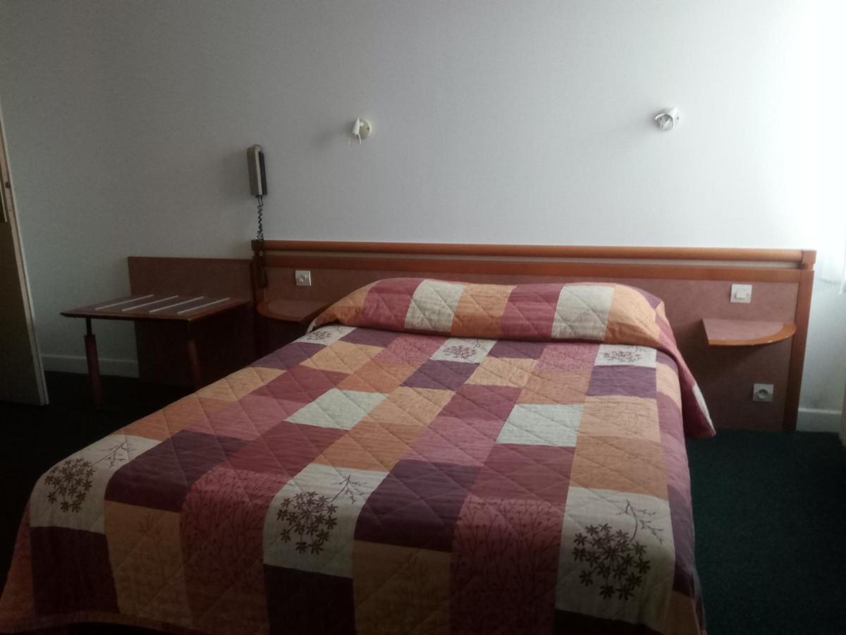 Hotel De La Gare Клисон Екстериор снимка